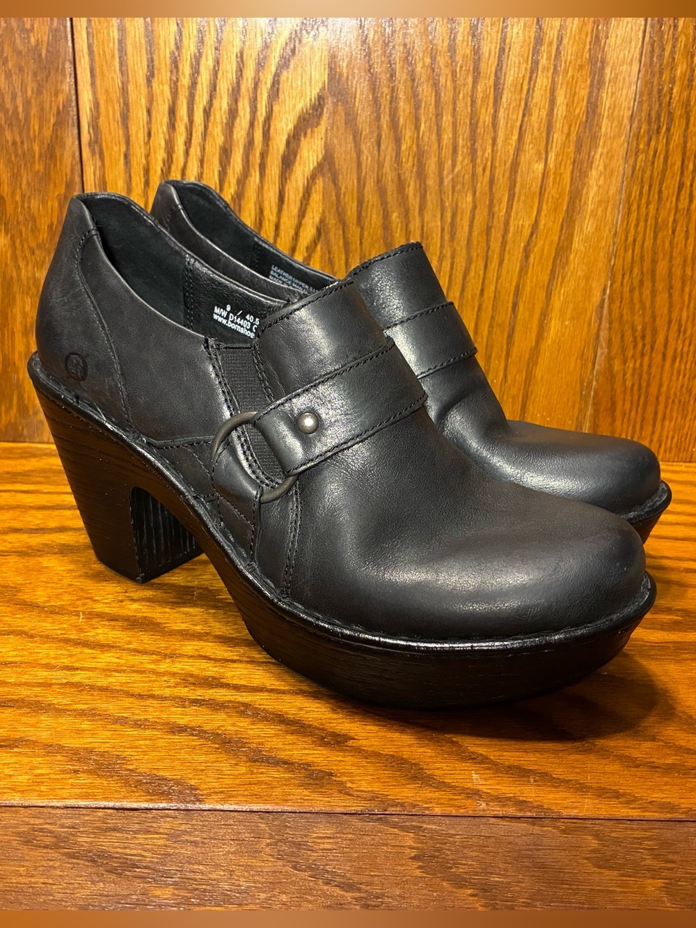 Born Platform Heel Harness Detail Closed Back Clogs Shimmery Black Leather Sz 9
